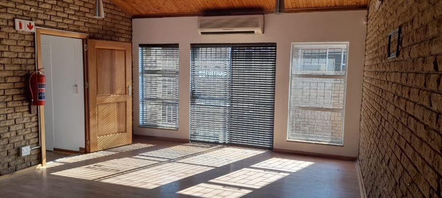 To Let  Bedroom Property for Rent in Wilkoppies North West